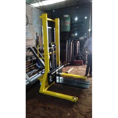 Durable Manual Straddle Stackers