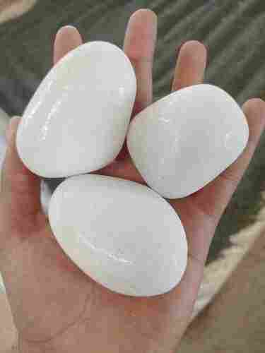 premium quality supper white machine tumble and polished pebbles stone for export