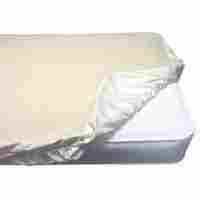 Waterproof breathable mattress protector