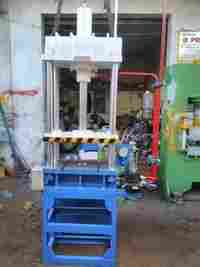 Four pillar hydraulic press machine