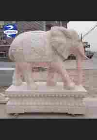 हाथी की संगमरमर की मूर्ति