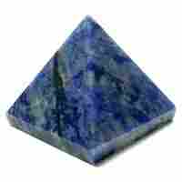  प्राकृतिक सोडालाइट रत्न क्रिस्टल पिरामिड