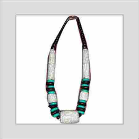 Appealing Look Handcrafted Beaded Necklace