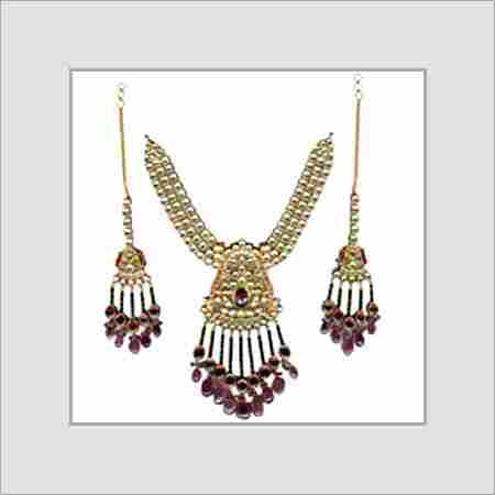 Thelada Necklace Set With Colour Stone