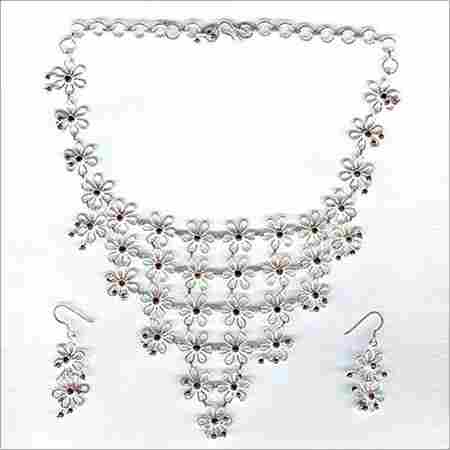 Fancy Silver Necklace Set