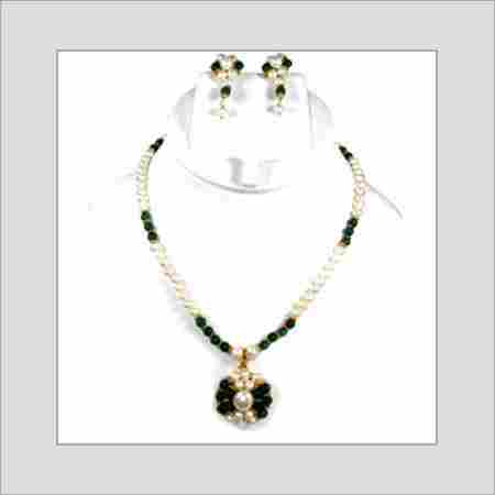 Womens Designer Pearl Necklaces