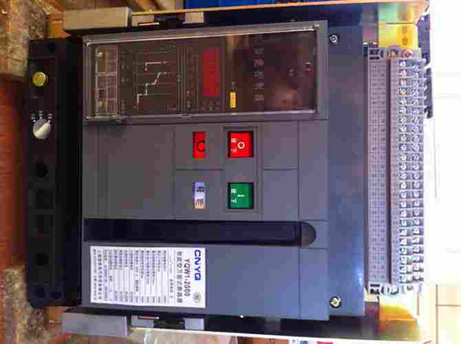 Air-Operated Circuit Breaker Yqw1-2000/3p