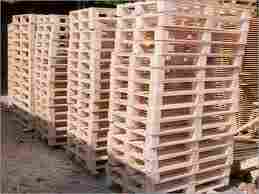 Packing Wooden Pallets