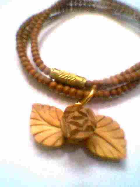 Wooden Rose Chain Pandle