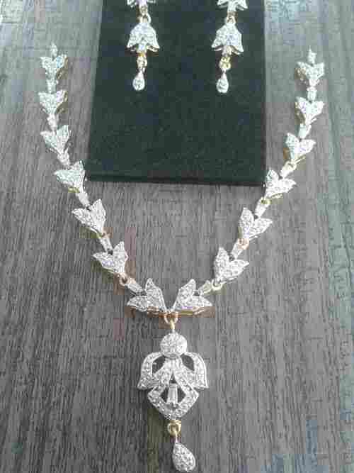 Ladies Traditional Necklace With Earings