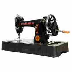 Sewing Machine (R-103)
