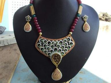 Hancrafted Thewa Necklace