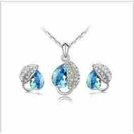 Fashion Crystal Blue Color Rhinestone Necklace