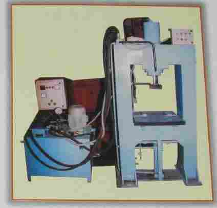 Automatic Hydraulic Paver D.Moulding Machine