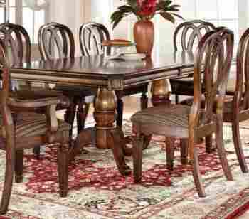 Traditional Buffet Dining Table With Chairs