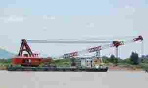 300 Ton Self Propelled Revolving Floating Crane
