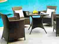 Tempting Wicker Chairs And Table