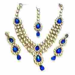 Attractive Kundan Necklace Set