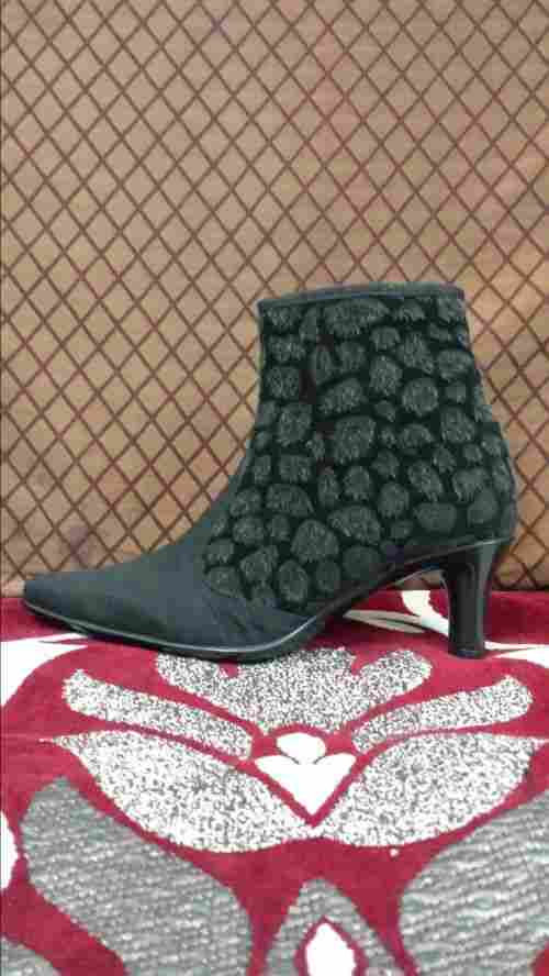 Ladies Designer Ankle Length Boots