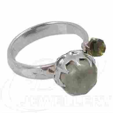 925 Sterling Silver Ring With Peridot