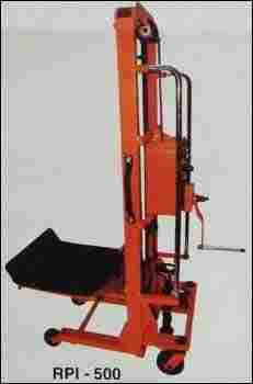 Material And Roll Handling Lifter