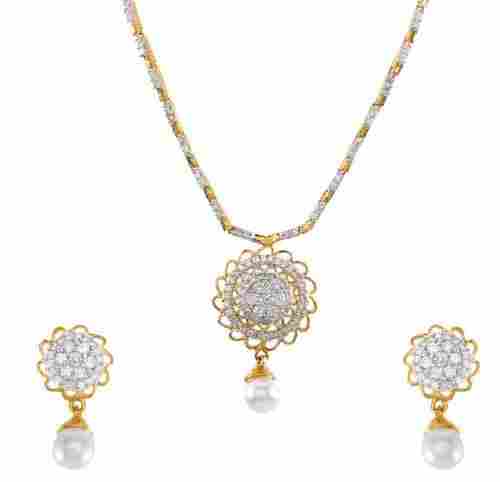 Sia Pearl Hanging Ad Necklace Set