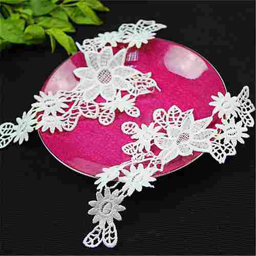 Beautiful Design Polyester Embroidered Collar Lace Applique