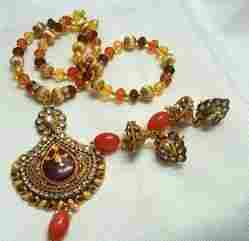 Beads And Crystal Necklace Set