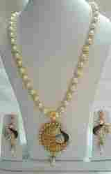 Trendy Beads And Crystal Necklace Set