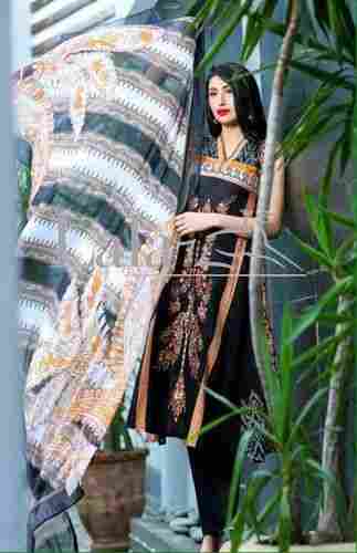 Lamoderno Lawn Embroidery Ladies Pakistani Suits