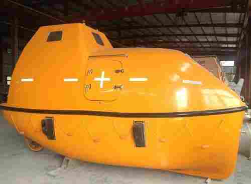 F.R.P Totally Enclosed Life Boat With Gravity Arm Davit