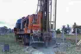 Borewell Drilling Contractor Machine