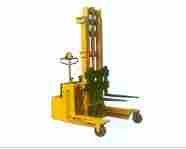 Battery Operated Moving Mast Stacker