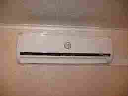 Energy Efficient Wall Mountable White Indoor Split Air Conditioner