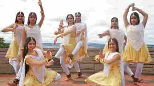 Indian Semi Classical Dress Rental Services