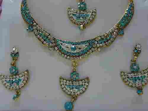 Fancy Design Ladies Necklace