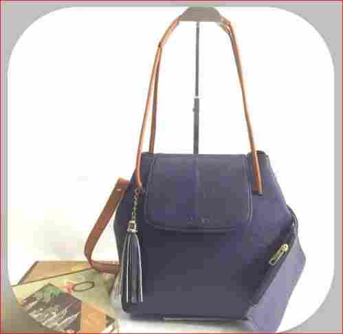 Ladies Leather Bag With Elegant Design