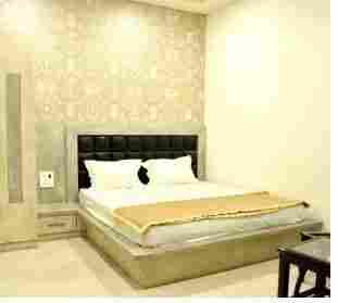 Executive Deluxe Room Booking Service