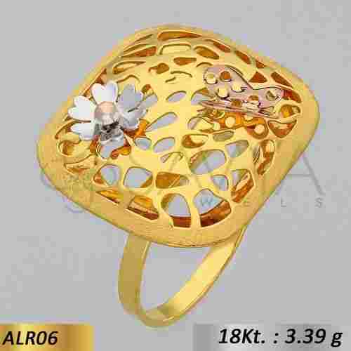 Ladies Gold Italian Ring