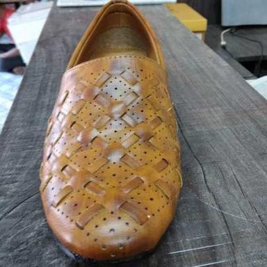 Brown Color Mochi Shoes Heel Size: Low
