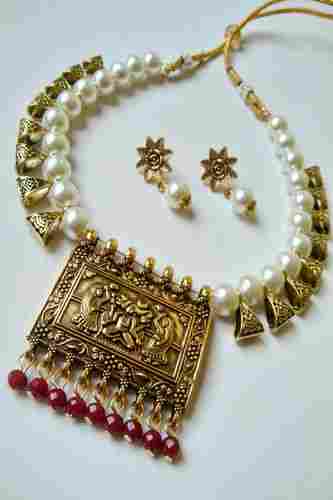 Rajwadi Pendant Pearl Necklace Set