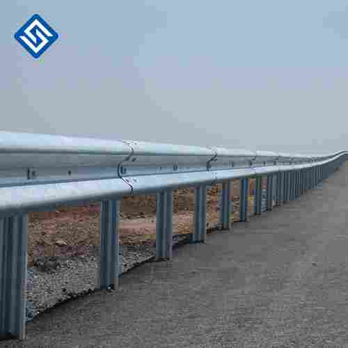 Galvanized Corrugated Thrie Beam Highway Guardrail