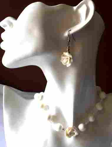 White Ceramic Rose Beads Necklace Set