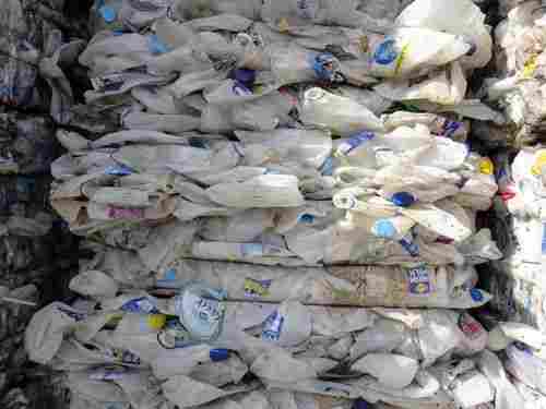 99.9% Clean HDPE Milk Bottle Scraps