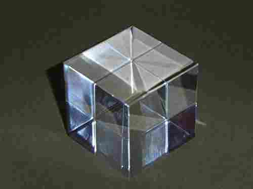 Transparent Plexiglass Cube (Ref No: 1601611)