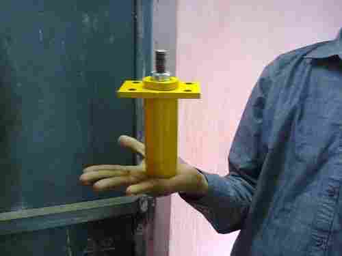 Light weight hydraulic cylinder