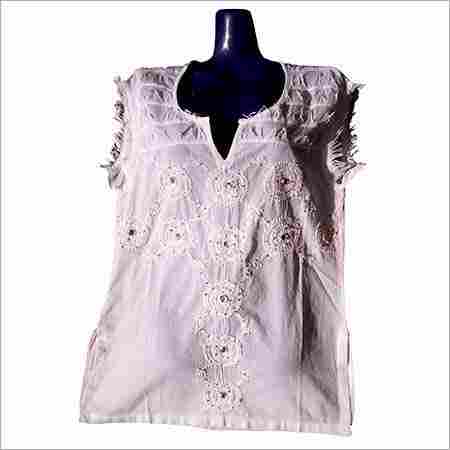 Sleeveless Embroidered Kurta