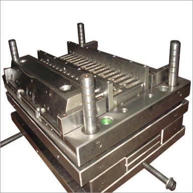 Injection Molds Capacity: Volume (Ltrs.): 282 Liter/Day