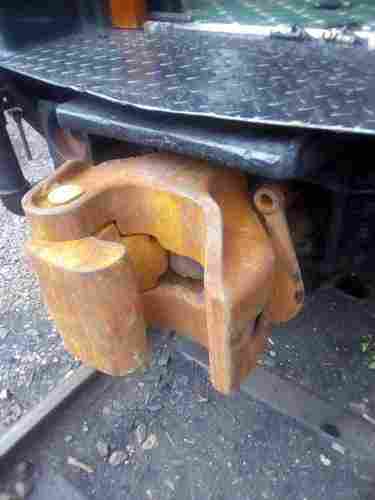 Railway Coupler For Truck Wagons