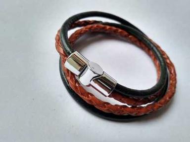 Modern Fashion Leather Bracelet Gender: Men